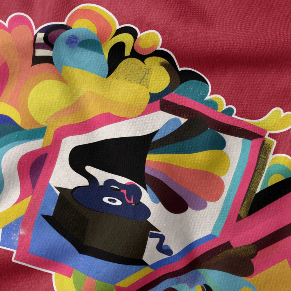 psychedelic phonograph classic tee in canvas red, close-up of the print