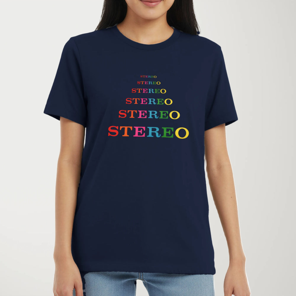 Stereo: Retro Echoes Classic Tee in Navy, model