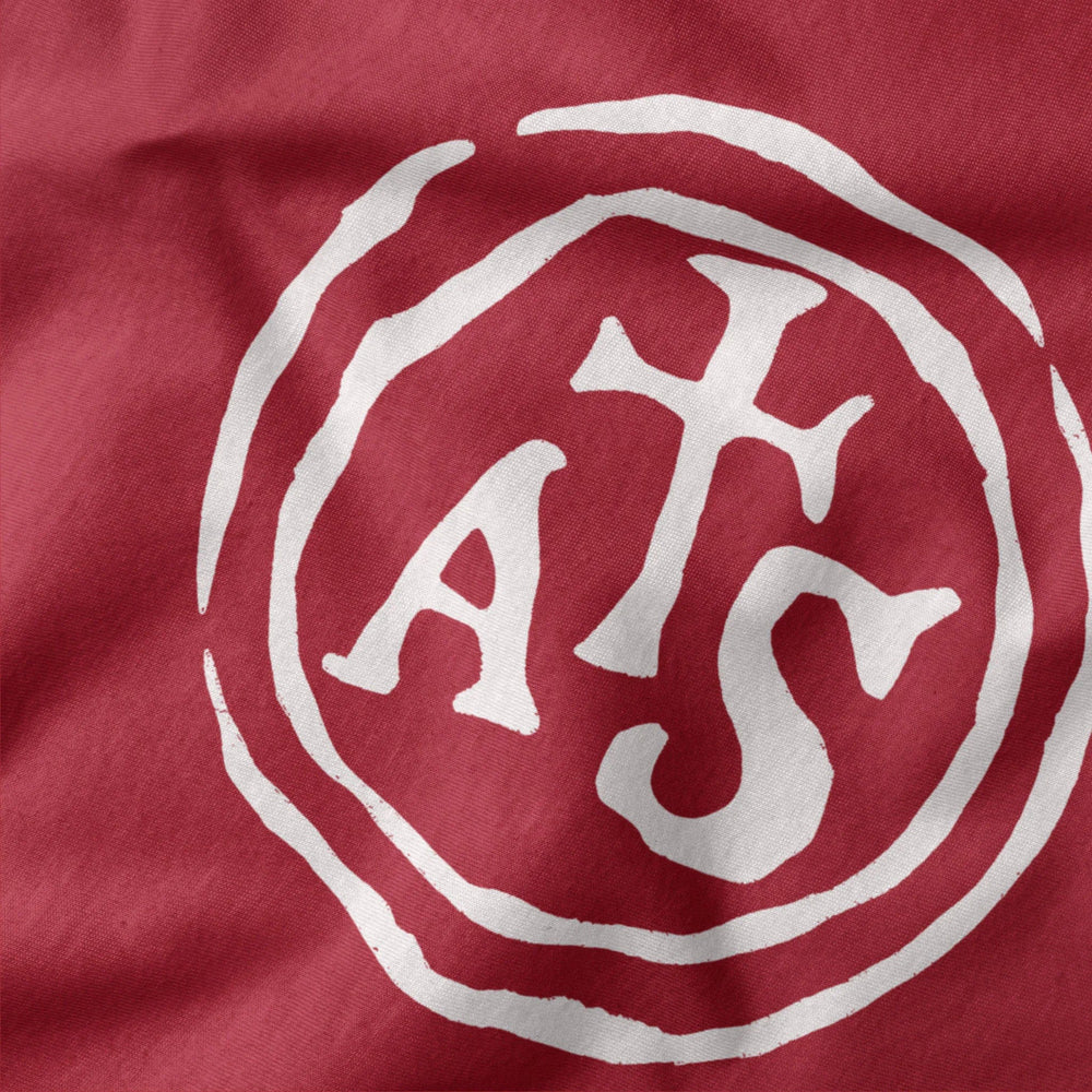stradivarius: inscription classic tee in canvas red, close-up of the print