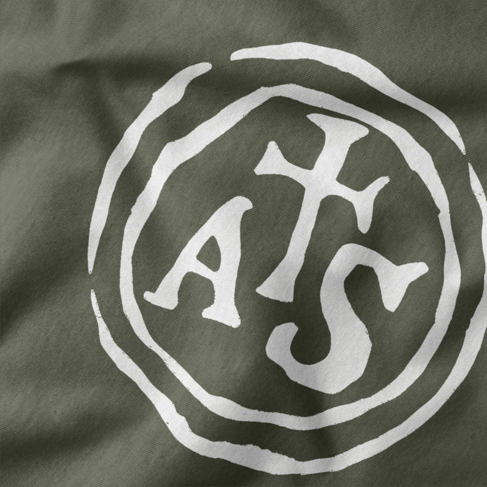 stradivarius: inscription classic tee in military green, close-up of the print