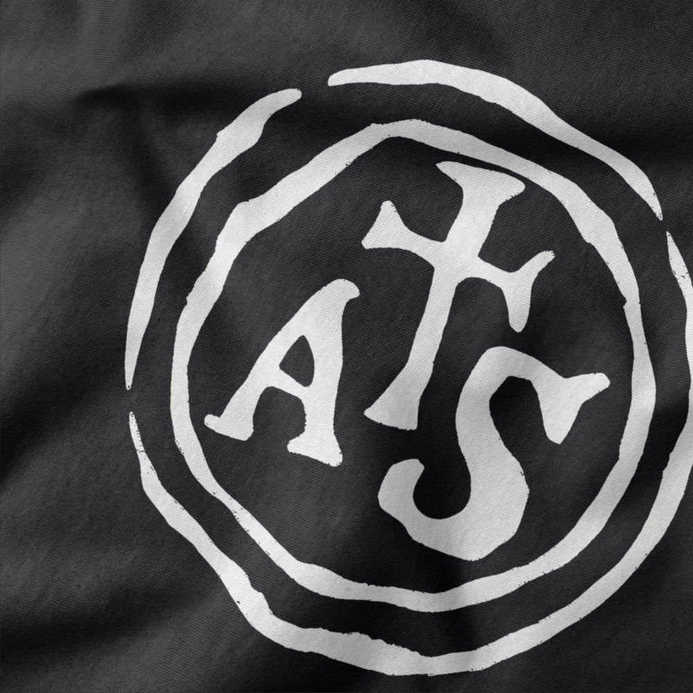 stradivarius: inscription classic tee in vintage black, close-up of the print