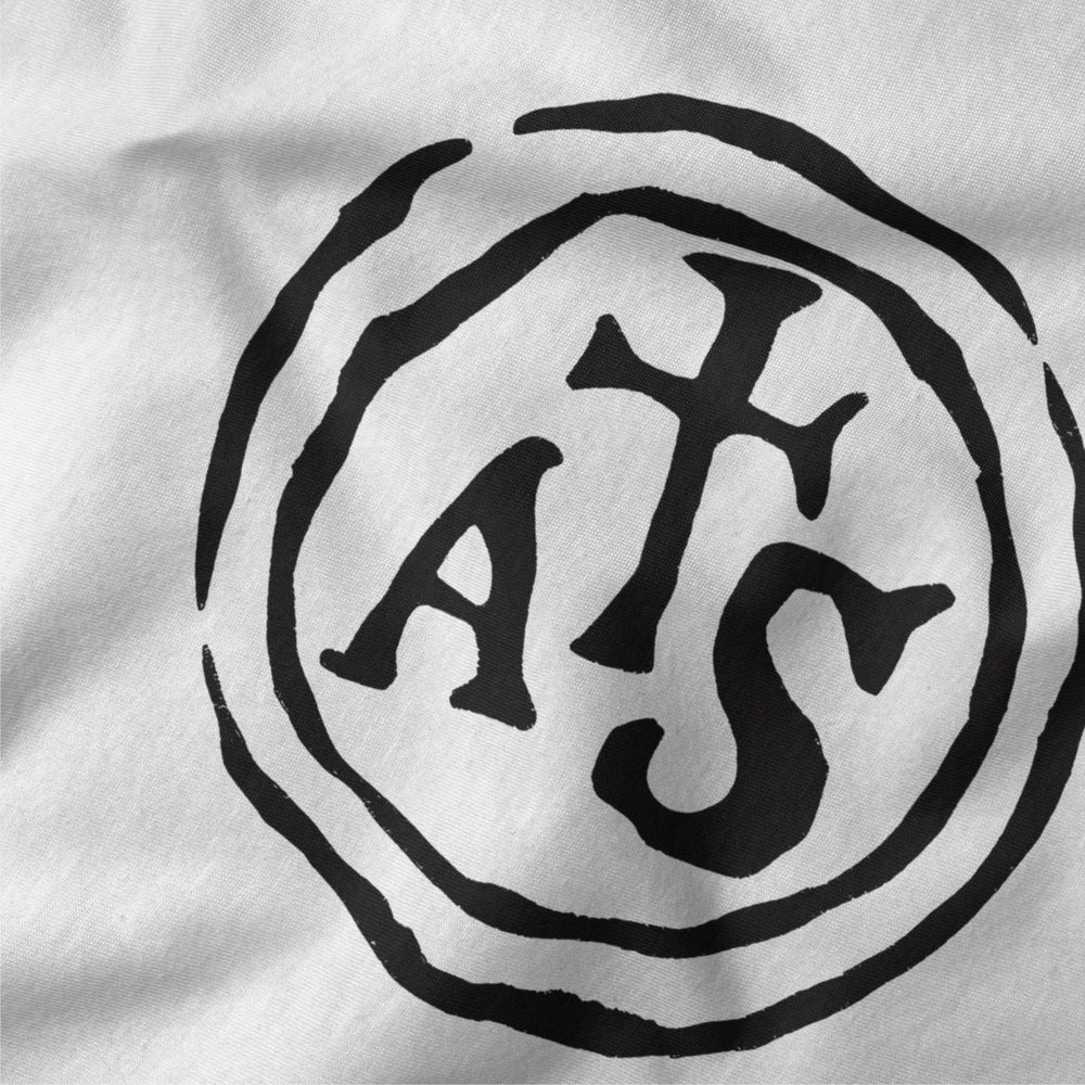 stradivarius: inscription classic tee in vintage white, close-up of the print